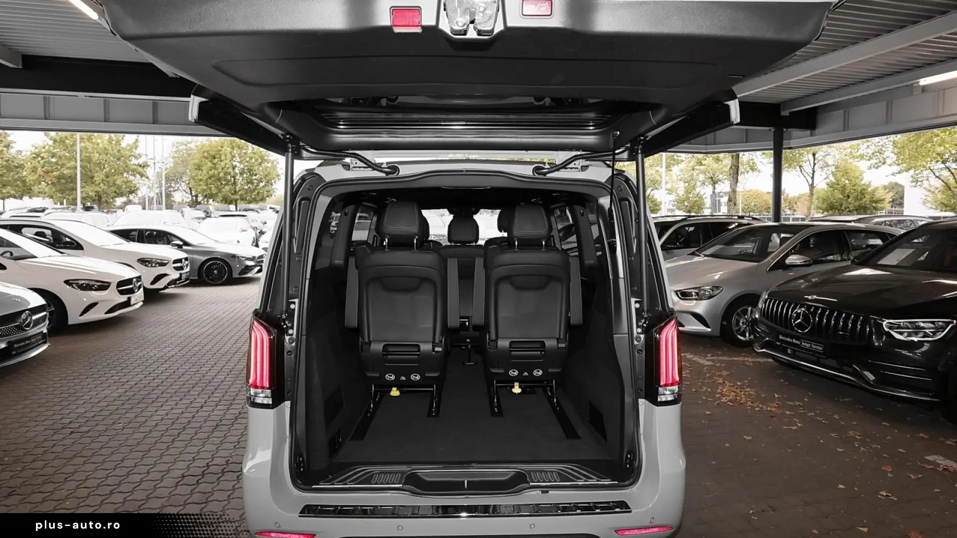Mercedes-Benz V 300 AVANTGARDE AMG MBUX 360