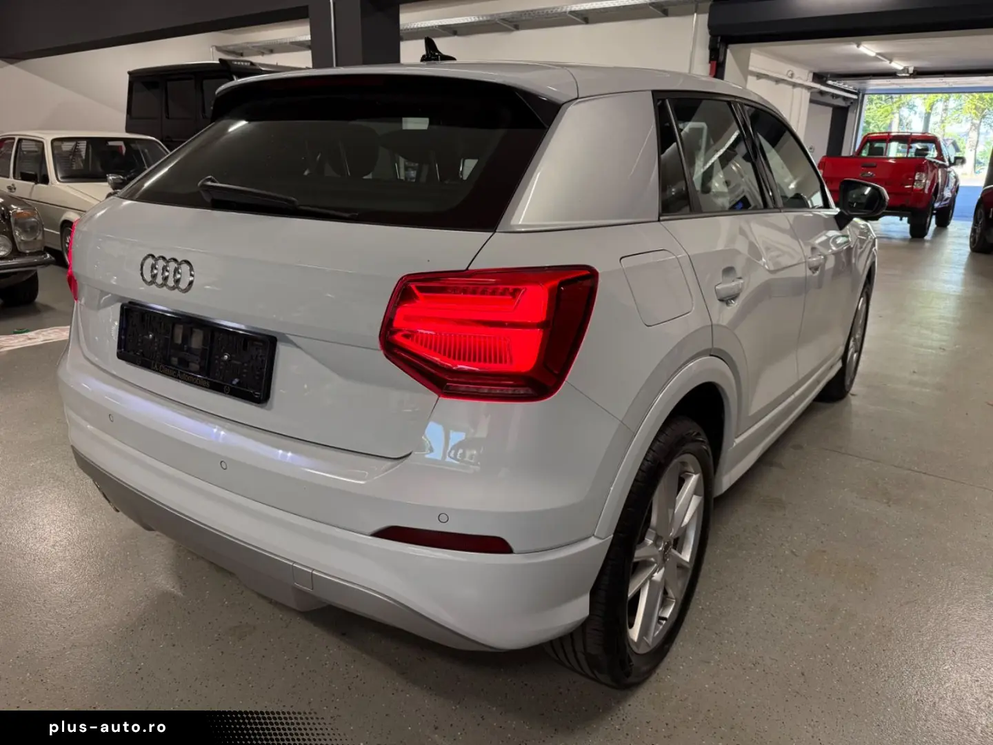 AUDI Q2 35 TFSI S-tronic sport  S-Line  LED  Navi