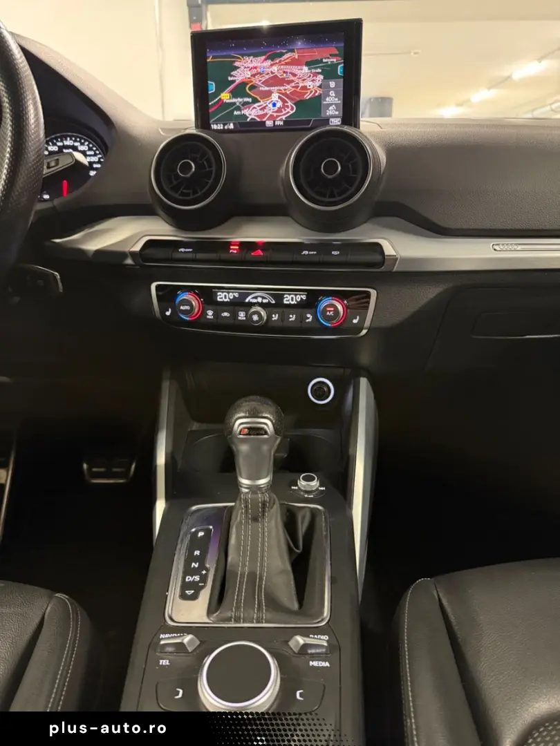 AUDI Q2 35 TFSI S-tronic sport  S-Line  LED  Navi