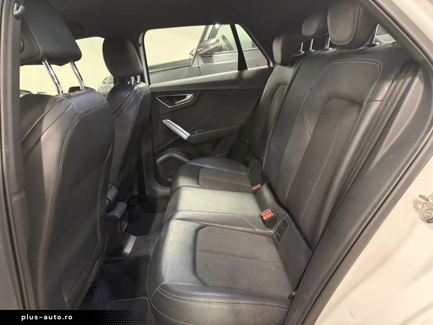 AUDI Q2 35 TFSI S-tronic sport  S-Line  LED  Navi