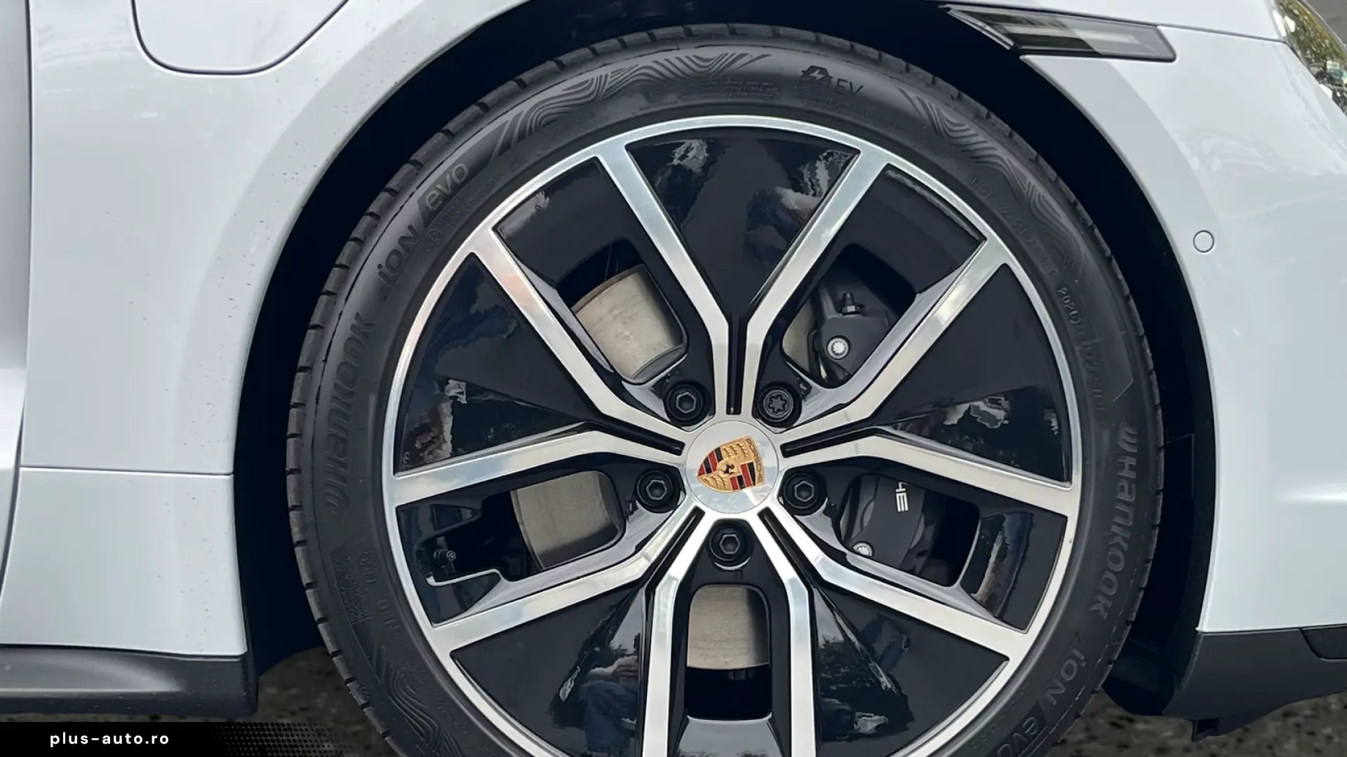 Porsche Taycan Sport Turismo Black Edition