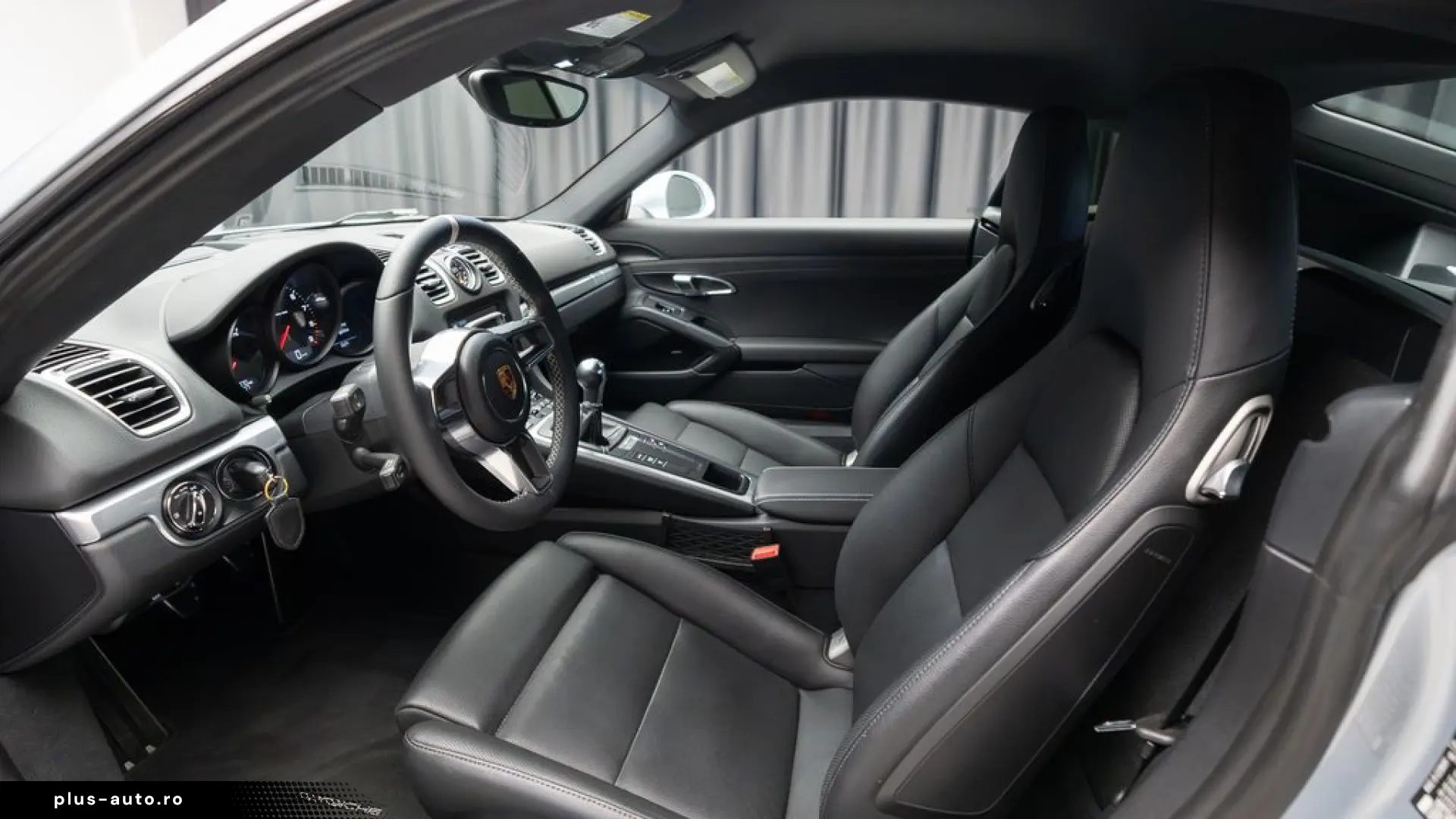 PORSCHE CAYMAN