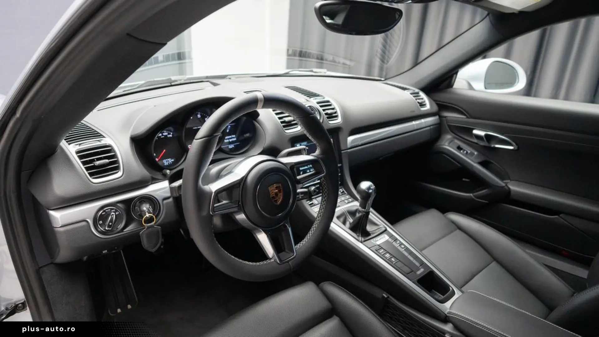 PORSCHE CAYMAN
