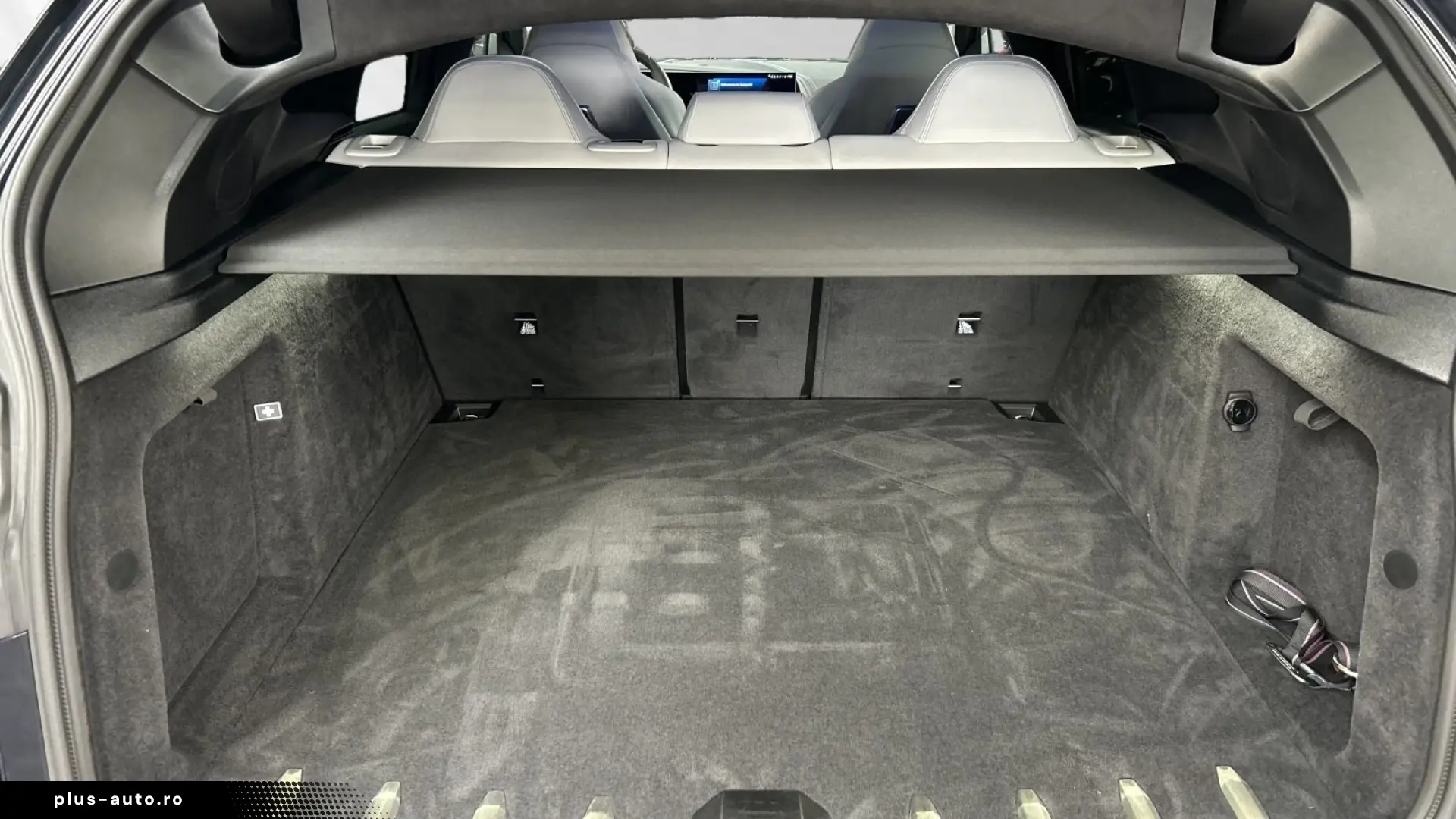 BMW XM 50e AHK DA-