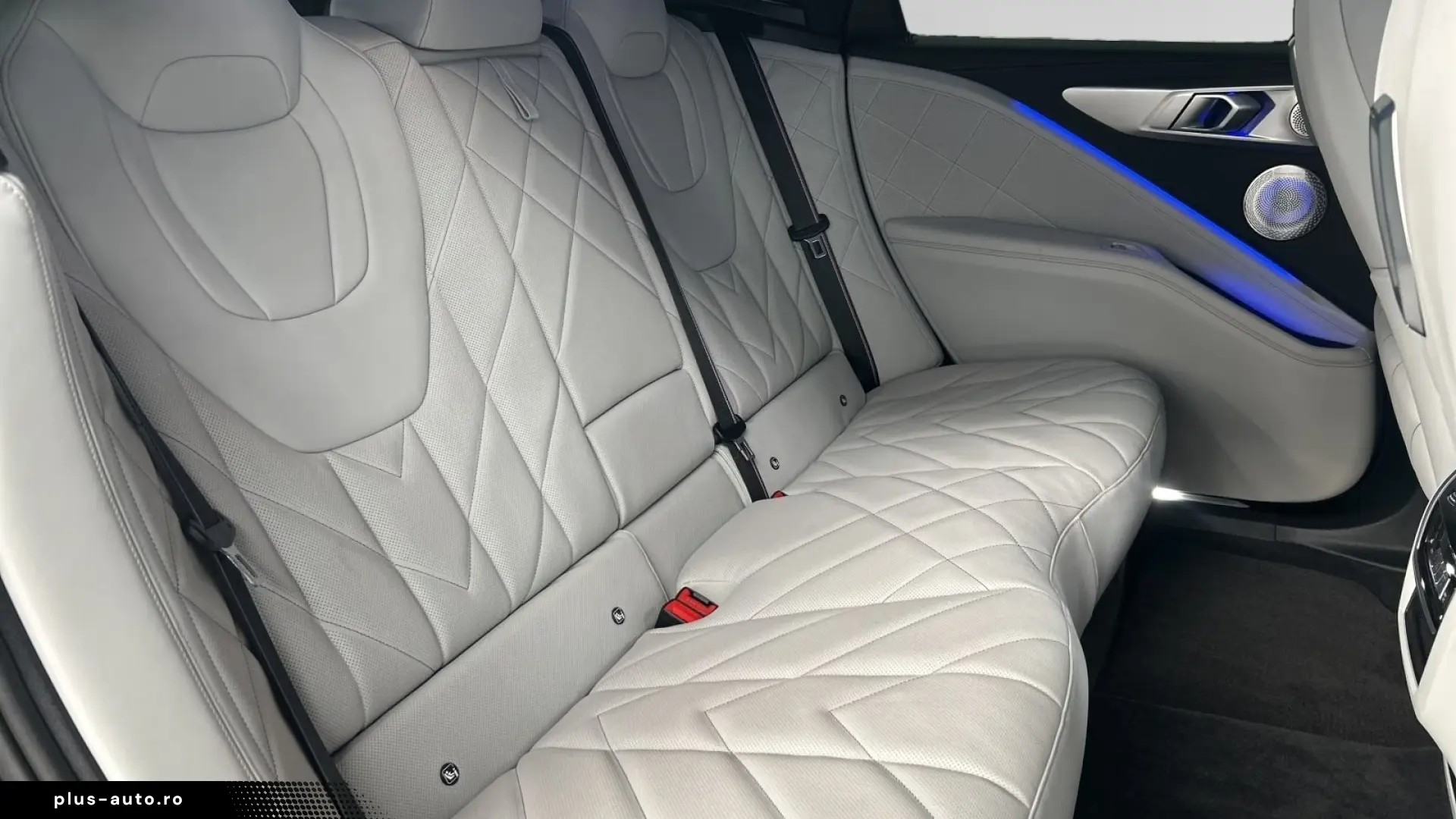 BMW XM 50e AHK DA-