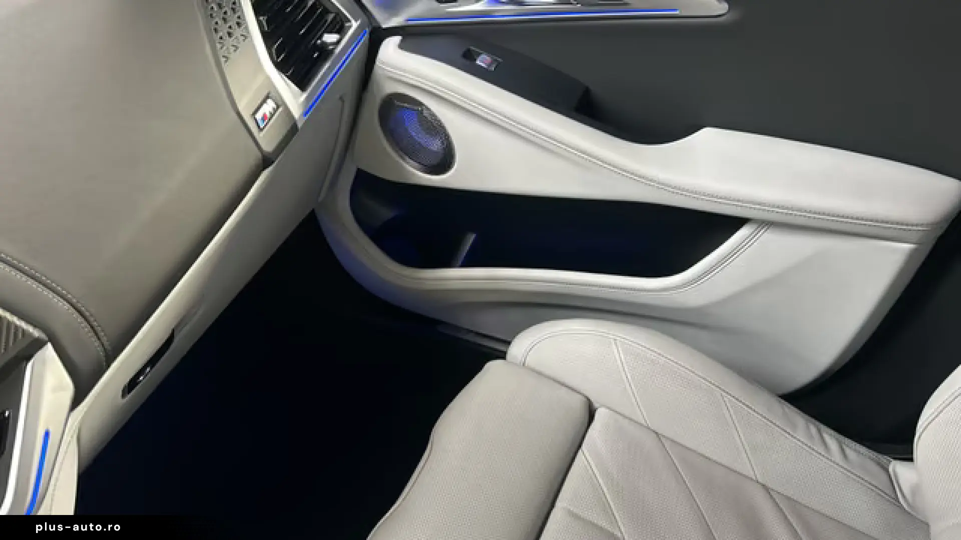 BMW XM 50e AHK DA-