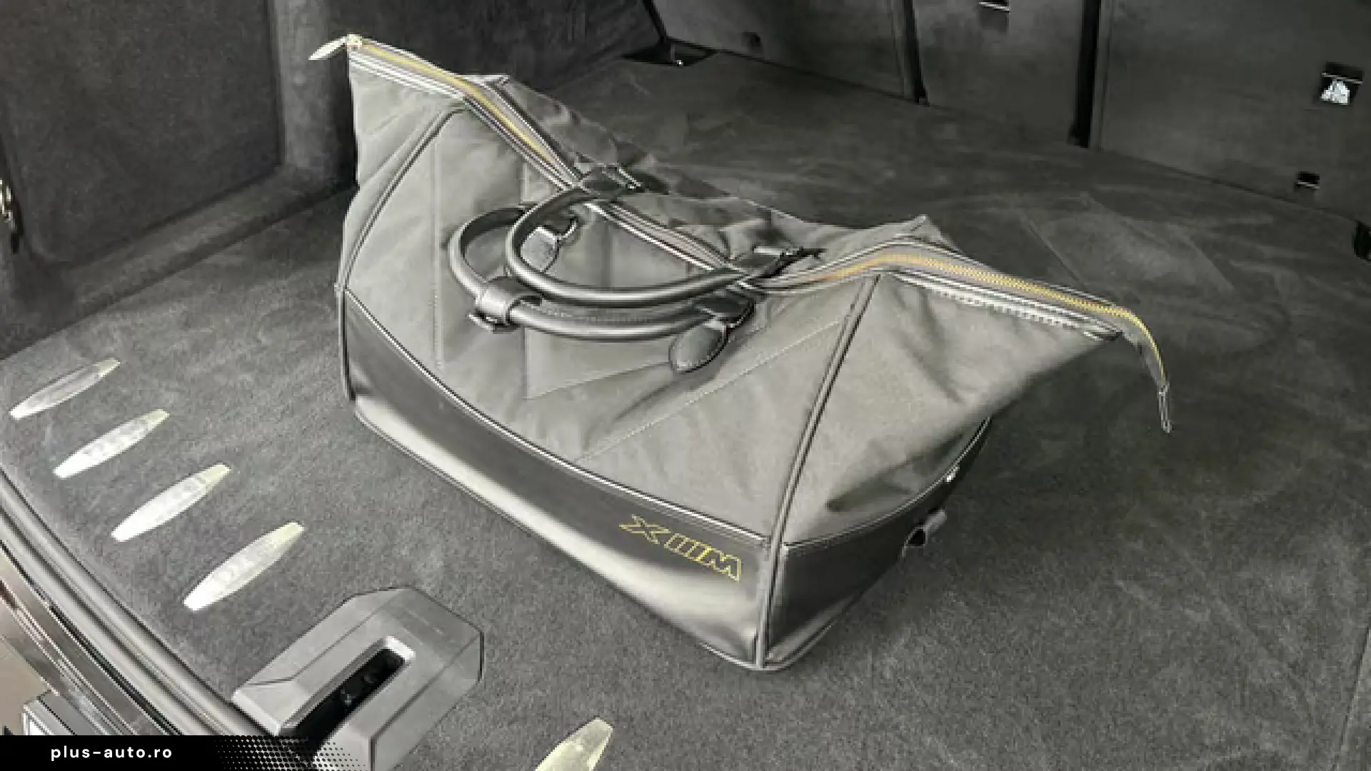 BMW XM 50e AHK DA-
