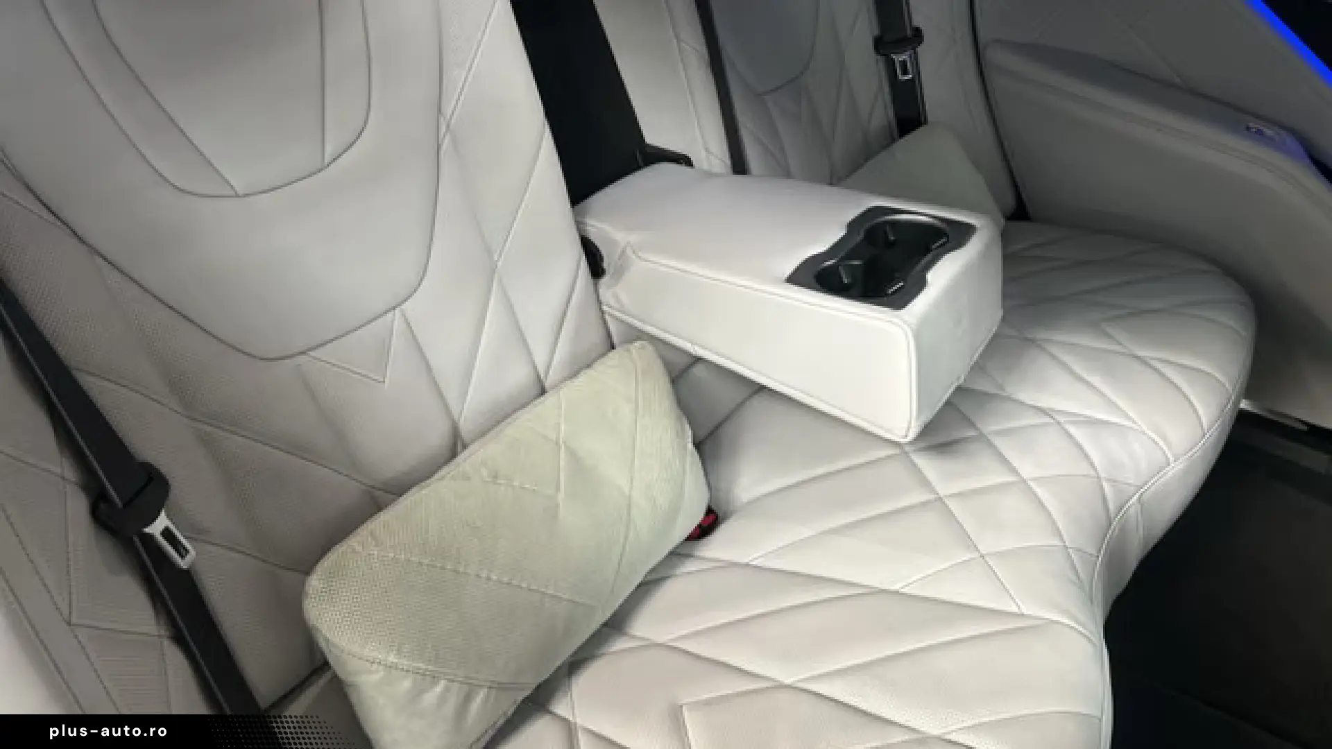 BMW XM 50e AHK DA-