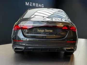 MERCEDES-BENZ E 300 e  AMG Night AHK Head Digital 360