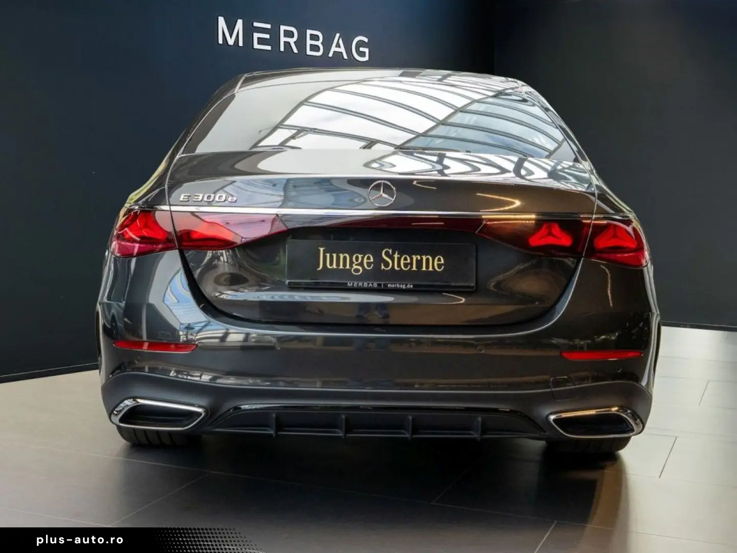 MERCEDES-BENZ E 300 e  AMG Night AHK Head Digital 360