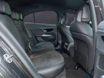 MERCEDES-BENZ E 300 e  AMG Night AHK Head Digital 360