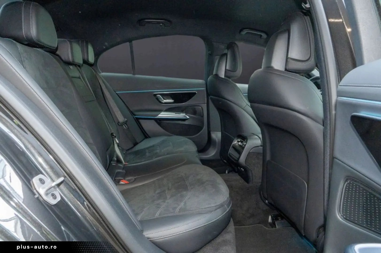 MERCEDES-BENZ E 300 e  AMG Night AHK Head Digital 360