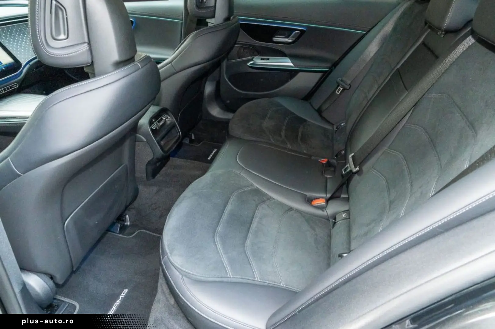 MERCEDES-BENZ E 300 e  AMG Night AHK Head Digital 360