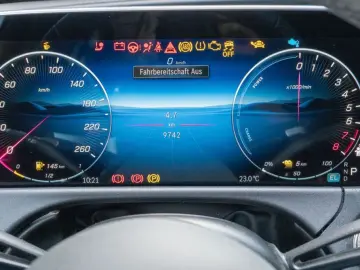 MERCEDES-BENZ E 300 e  AMG Night AHK Head Digital 360