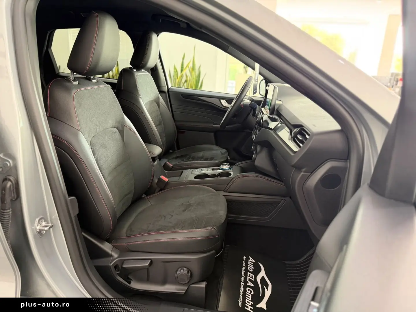 FORD Kuga 2.5 Duratec PHEV ST-Line X 1.Hand AHK Leder
