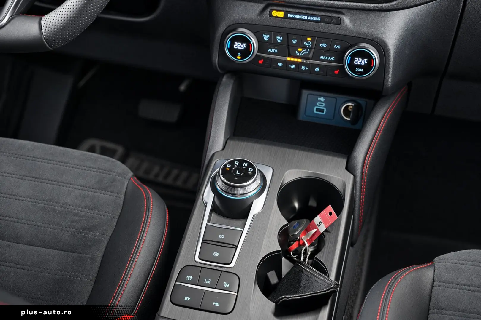 FORD Kuga  ST-Line X Panorama HUD Kamera PlugInHybrid