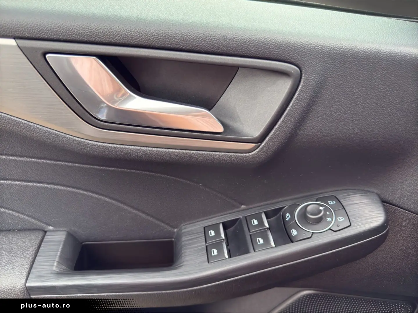 FORD Kuga Plug-In Hybrid Titanium VIELE EXTRAS