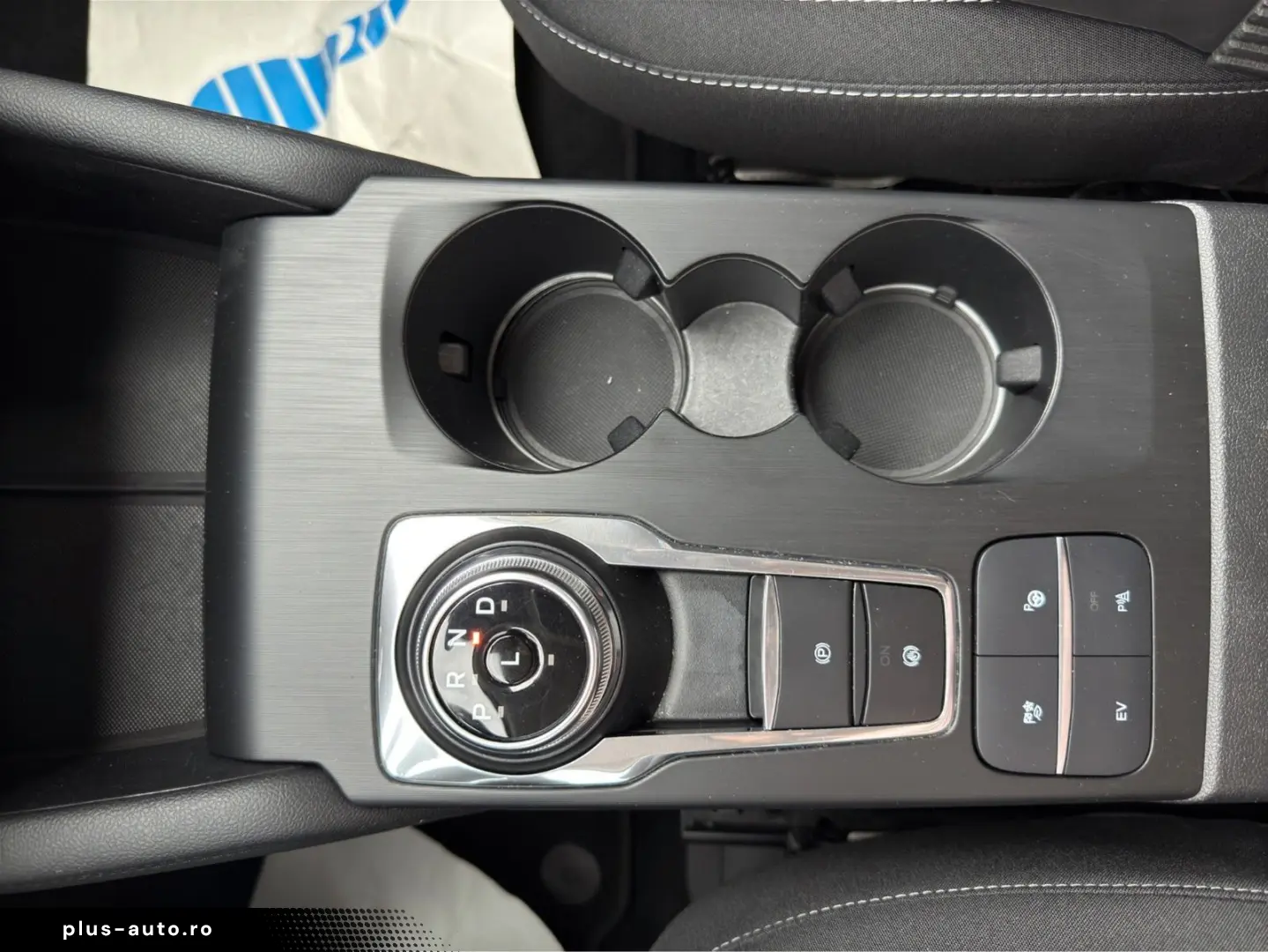 FORD Kuga Plug-In Hybrid Titanium VIELE EXTRAS