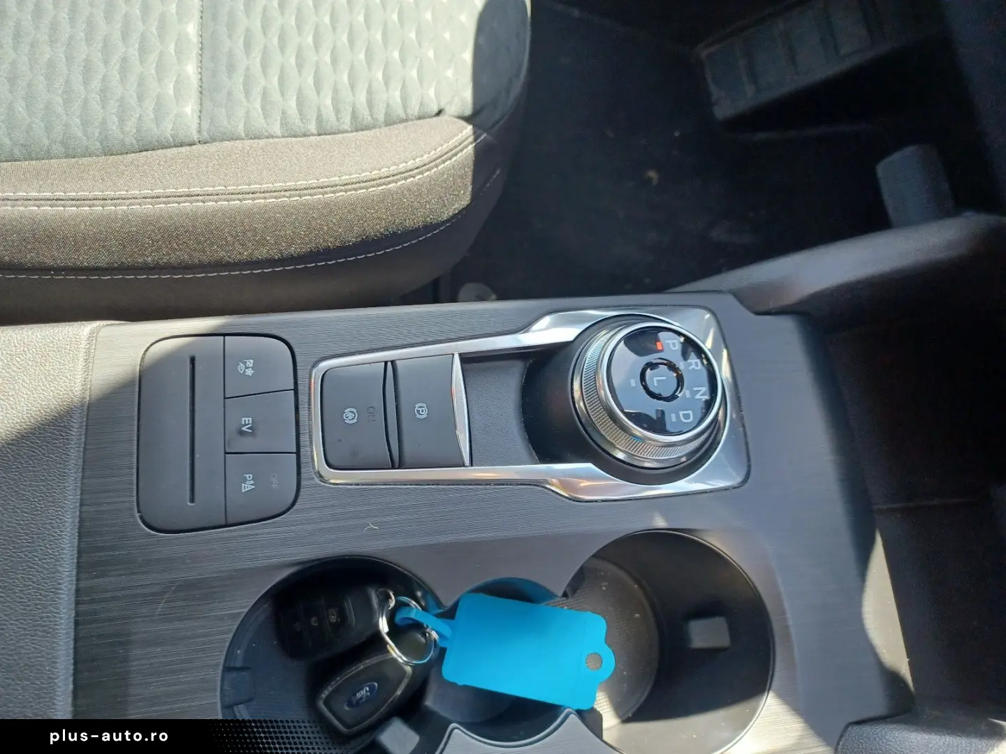 FORD Kuga PHEV    C und C   Navi