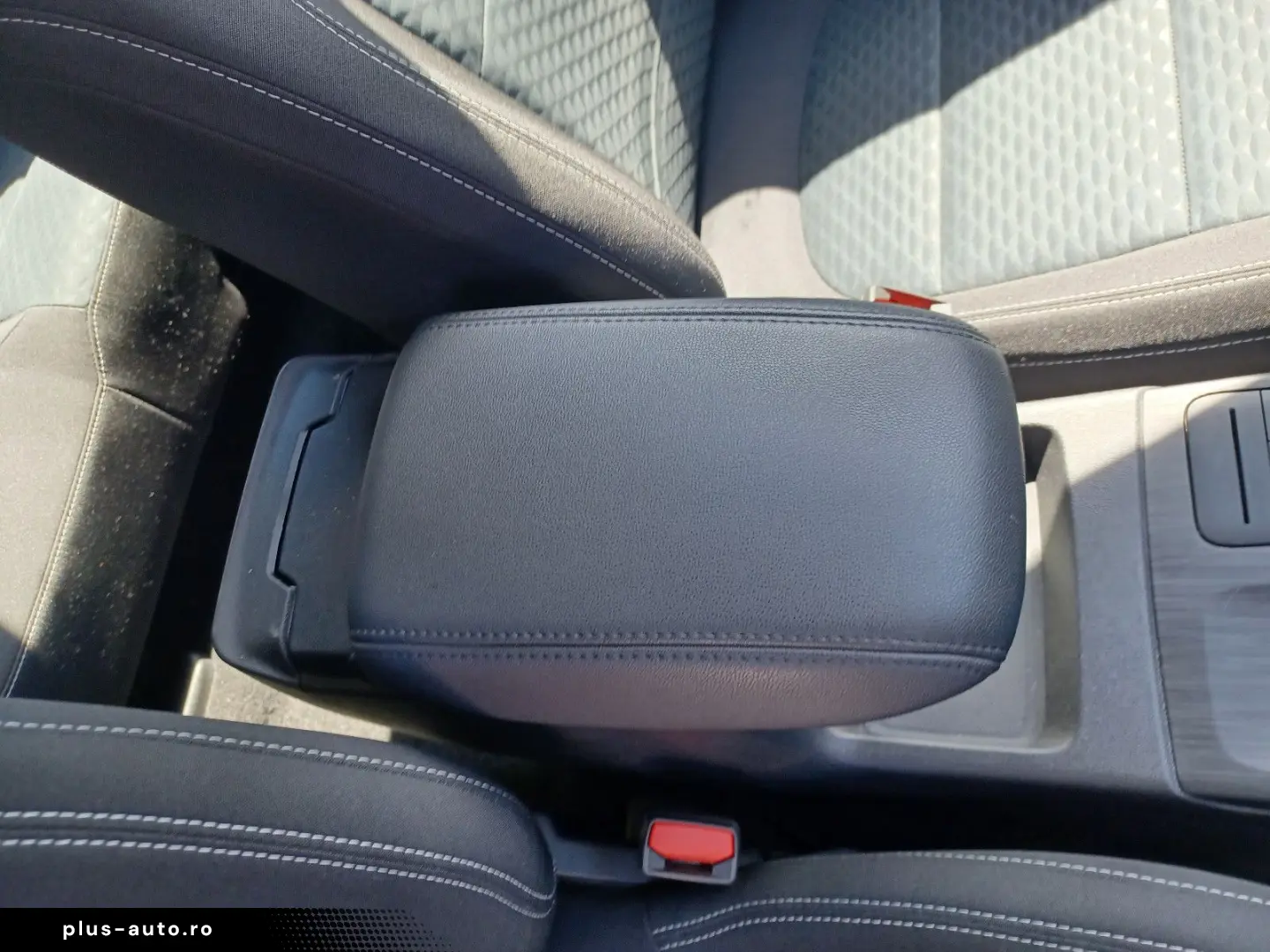 FORD Kuga PHEV    C und C   Navi