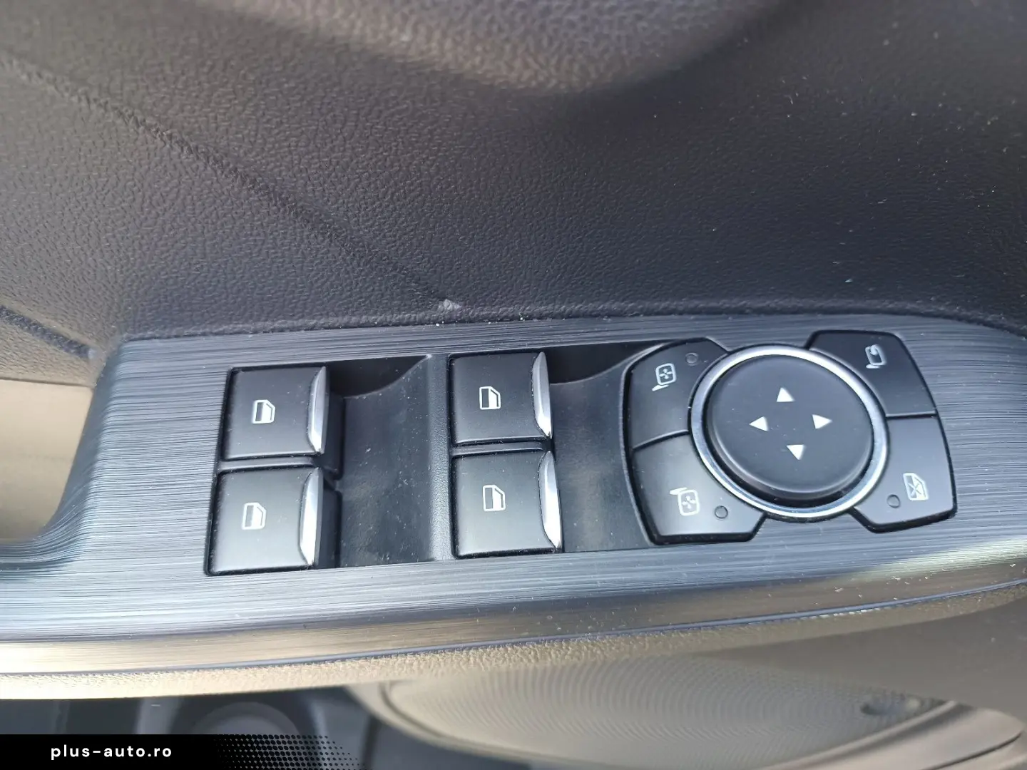 FORD Kuga PHEV    C und C   Navi