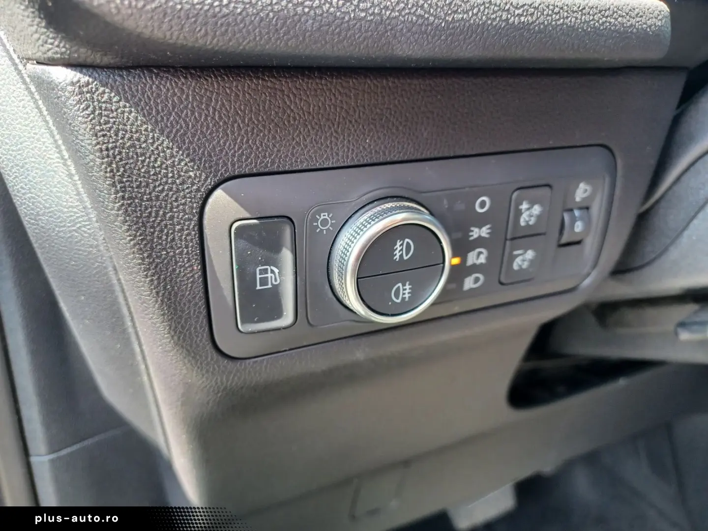 FORD Kuga PHEV    C und C   Navi