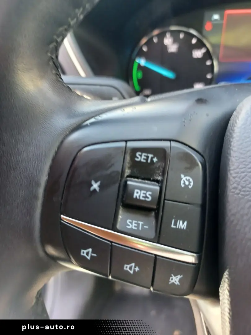 FORD Kuga PHEV    C und C   Navi