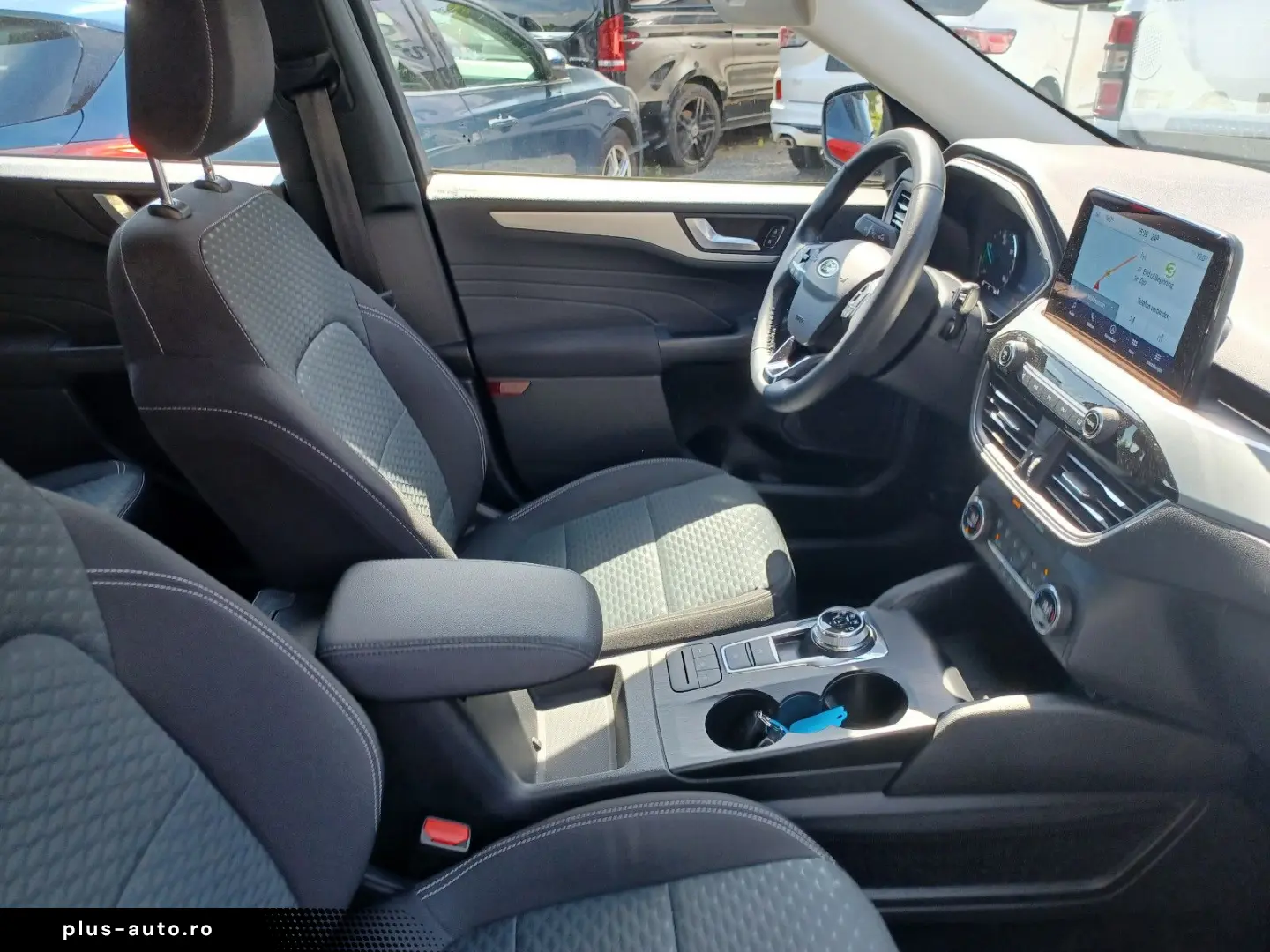 FORD Kuga PHEV    C und C   Navi