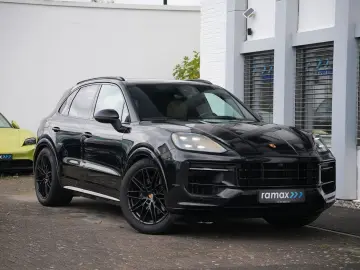 PORSCHE CAYENNE SPORTDESIGN-LUFTF-PANO-BOSE-LEDER BEIGE