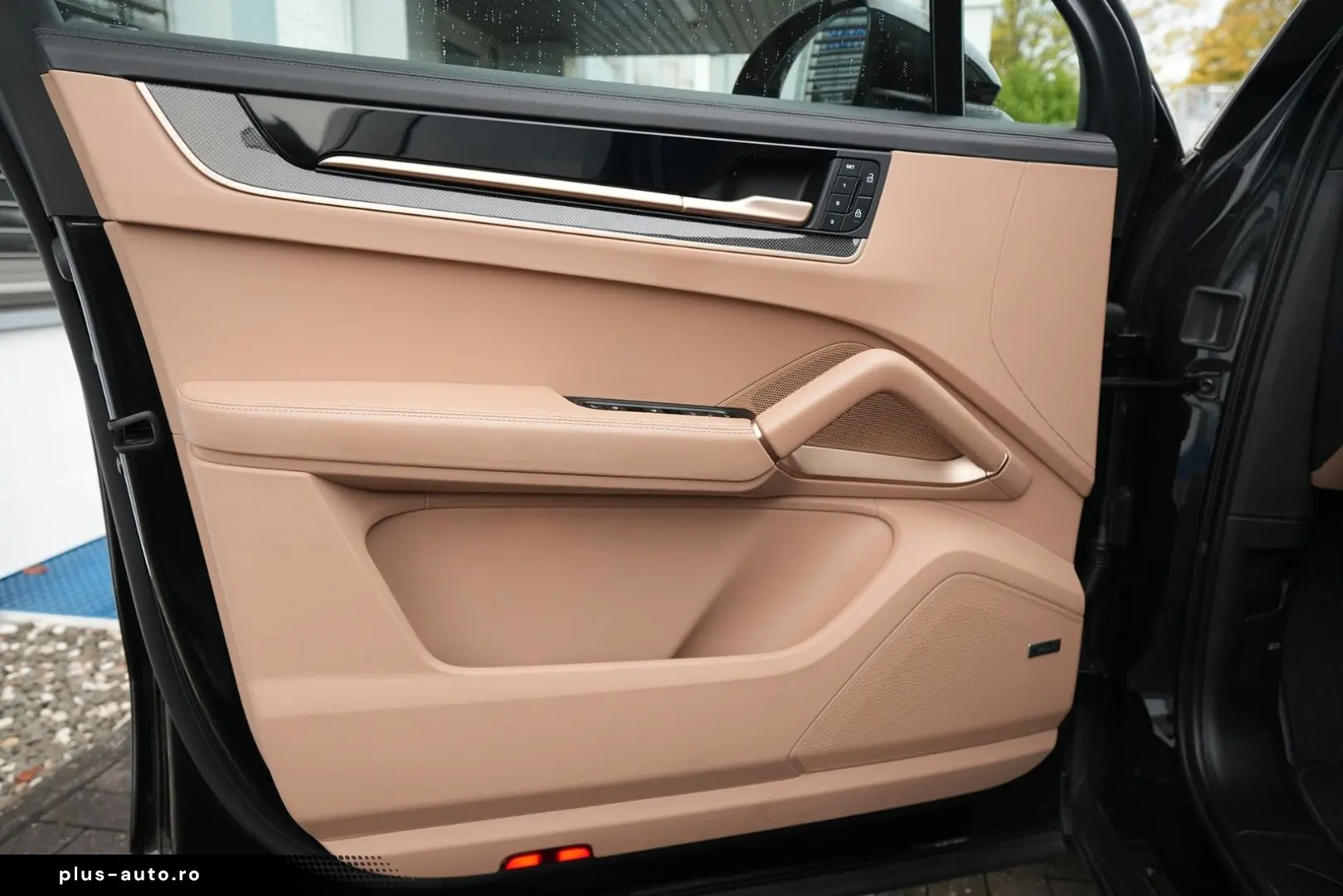 PORSCHE CAYENNE SPORTDESIGN-LUFTF-PANO-BOSE-LEDER BEIGE