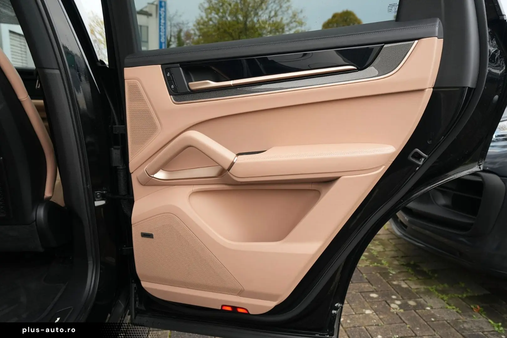 PORSCHE CAYENNE SPORTDESIGN-LUFTF-PANO-BOSE-LEDER BEIGE