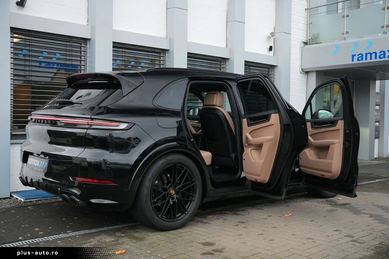 PORSCHE CAYENNE SPORTDESIGN-LUFTF-PANO-BOSE-LEDER BEIGE