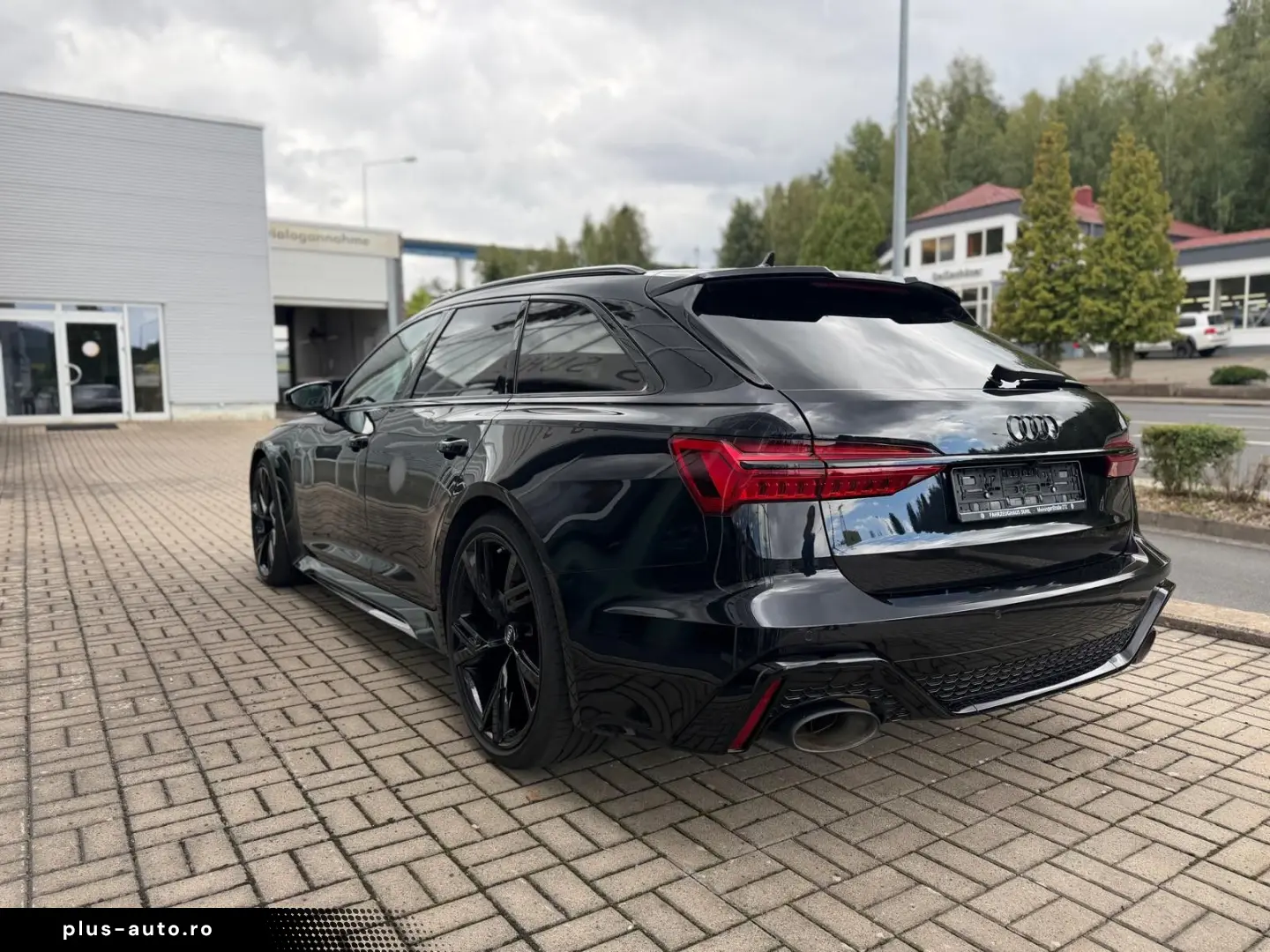 AUDI RS 6 Avant 4.0 TFSI quattro Nachtsicht AHZV 1.Ha