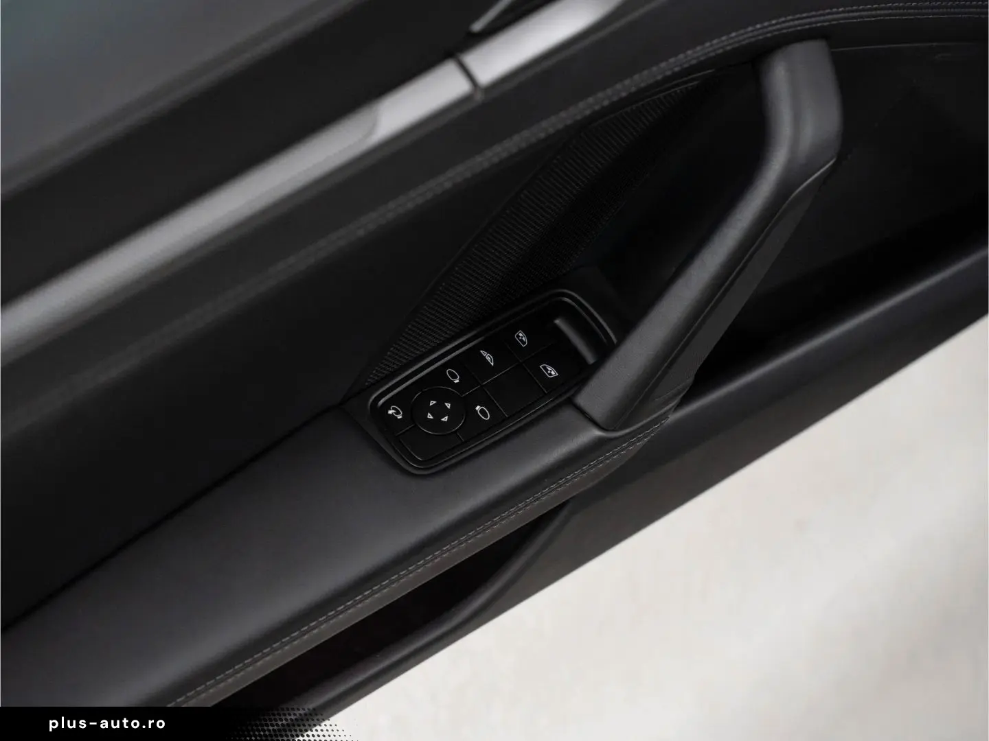 PORSCHE 992 Carrera Cabriolet BOSE Surround View