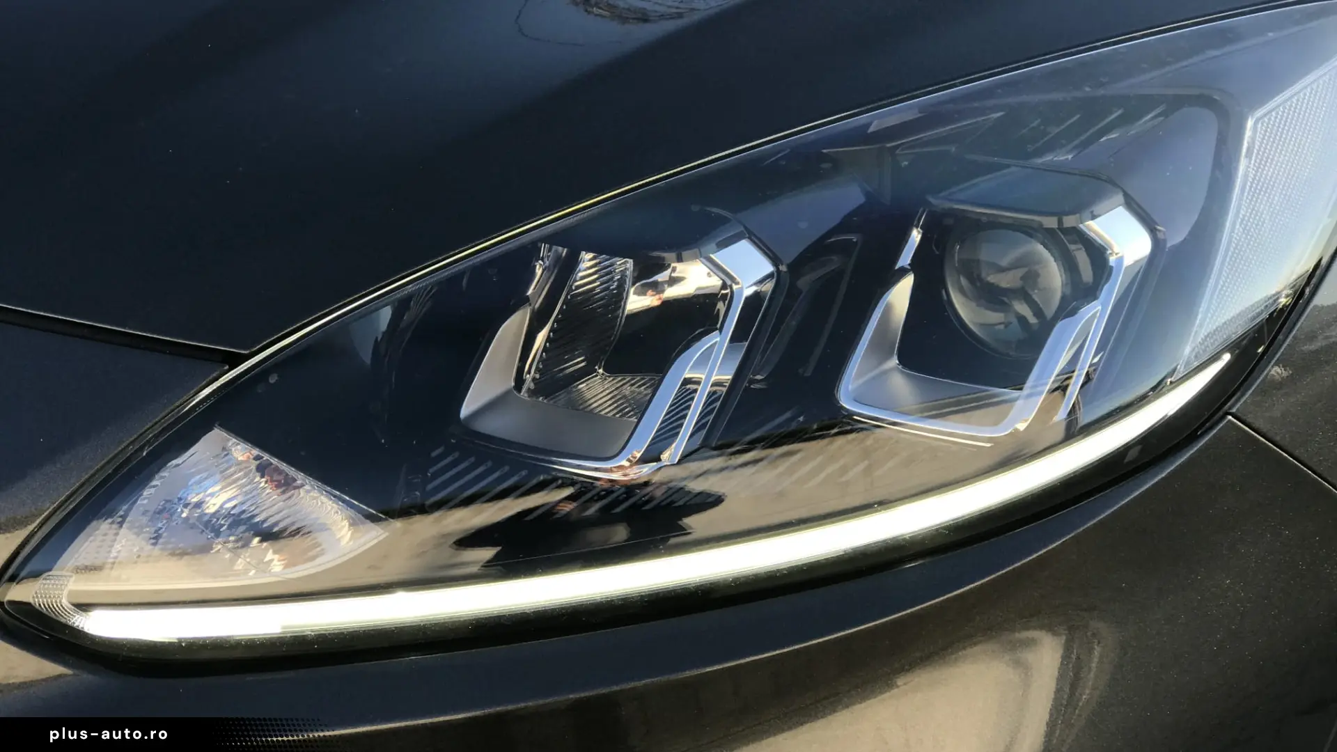 Ford Kuga 2.5 Duratec FHEV TITANIUM
