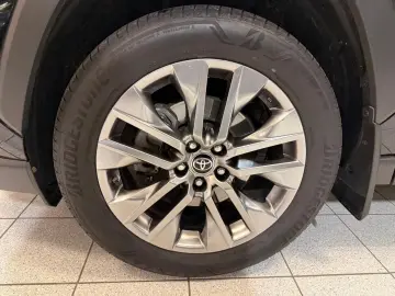 TOYOTA RAV 4 EXECUTIVE-4x4-LED-LEDER-19 ZOLL-29.890 -