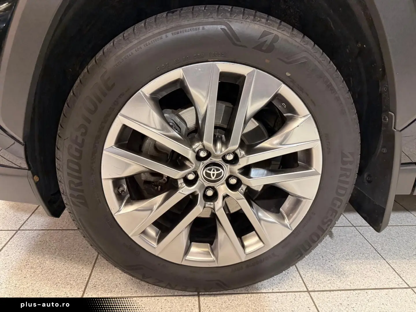 TOYOTA RAV 4 EXECUTIVE-4x4-LED-LEDER-19 ZOLL-29.890 -