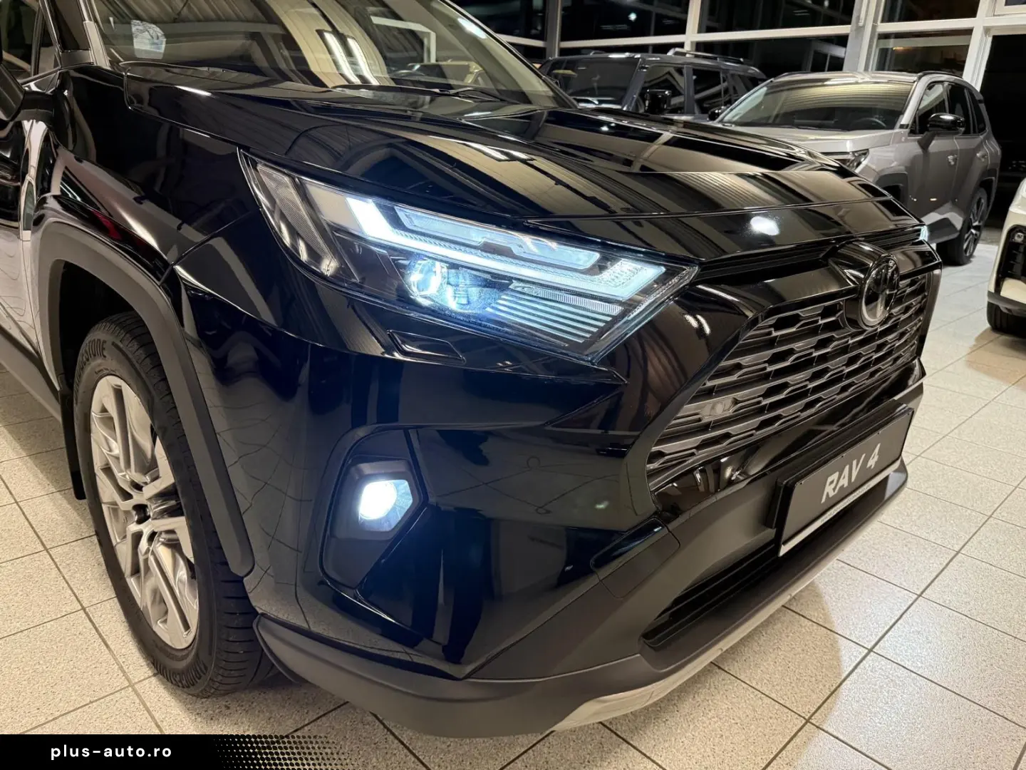 TOYOTA RAV 4 EXECUTIVE-4x4-LED-LEDER-19 ZOLL-29.890 -