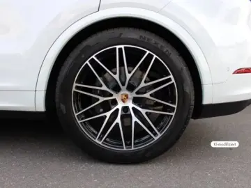 Porsche Cayenne E-Hybrid Coupe Black Edition