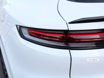 Porsche Cayenne E-Hybrid Coupe Black Edition