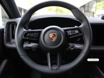 Porsche Cayenne E-Hybrid Coupe Black Edition