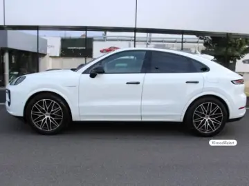 Porsche Cayenne E-Hybrid Coupe Black Edition