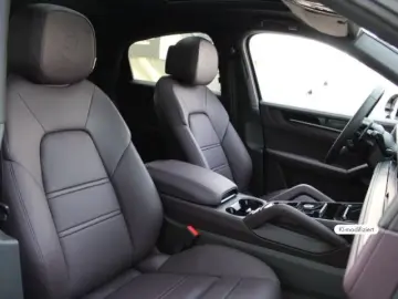 Porsche Cayenne E-Hybrid Coupe Black Edition