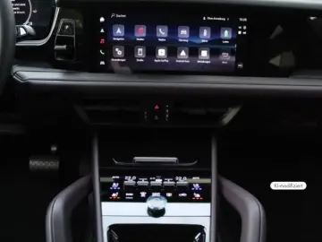 Porsche Cayenne E-Hybrid Coupe Black Edition