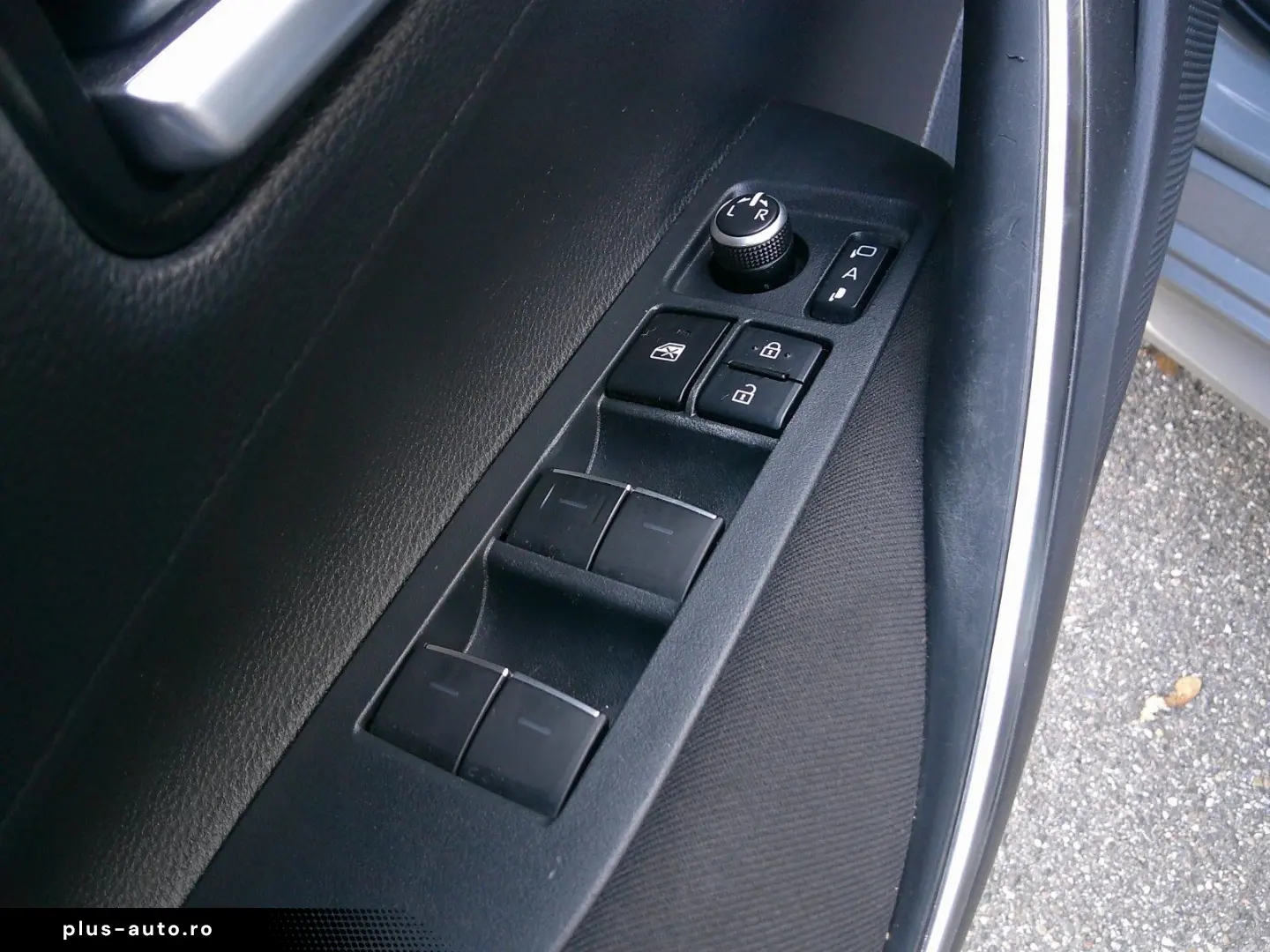 TOYOTA Corolla Hybrid Team D 15Jahre Garantie