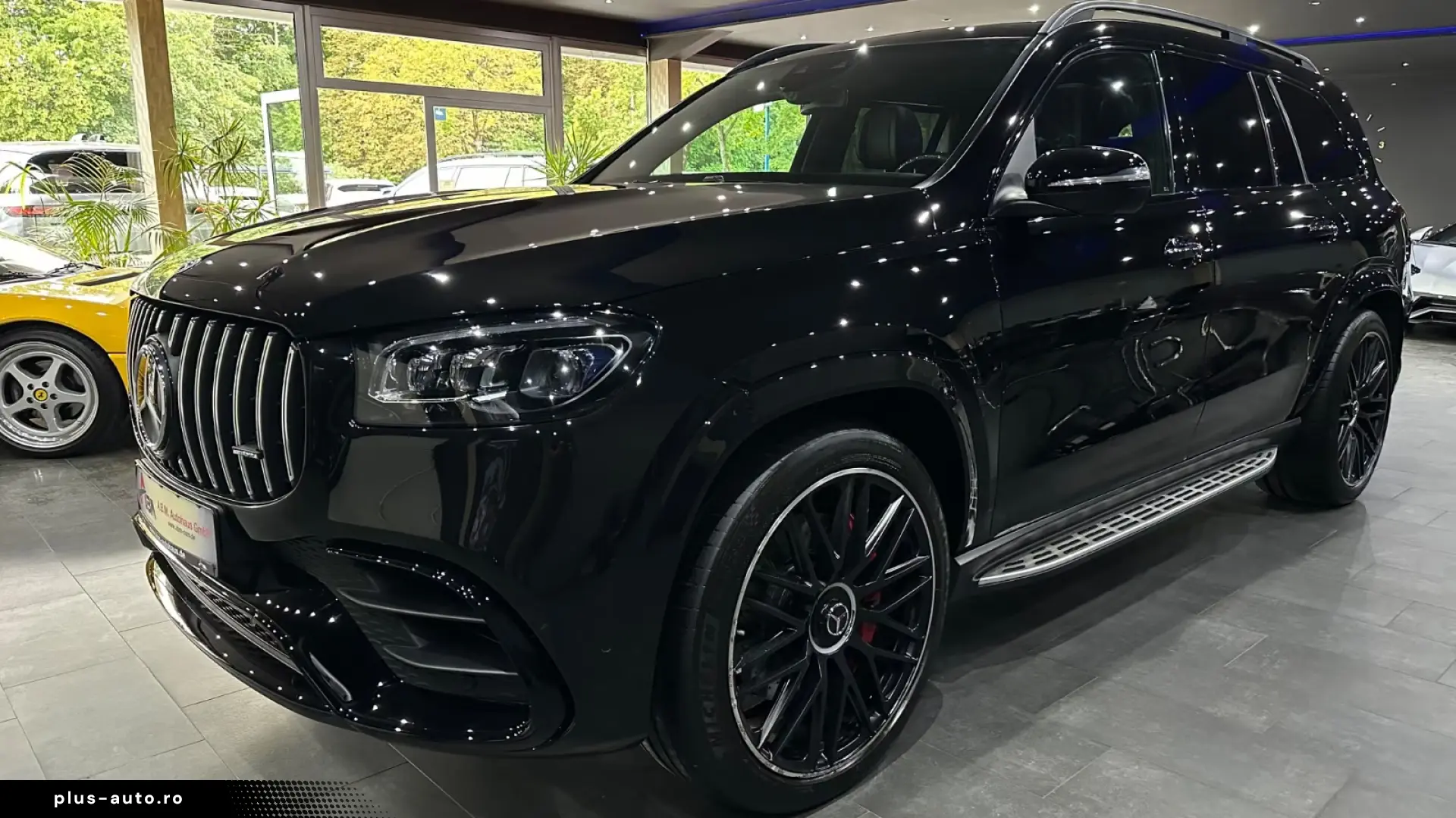 MERCEDES-AMG GLS 63 4MATIC  AMG NIGHT • CARBON