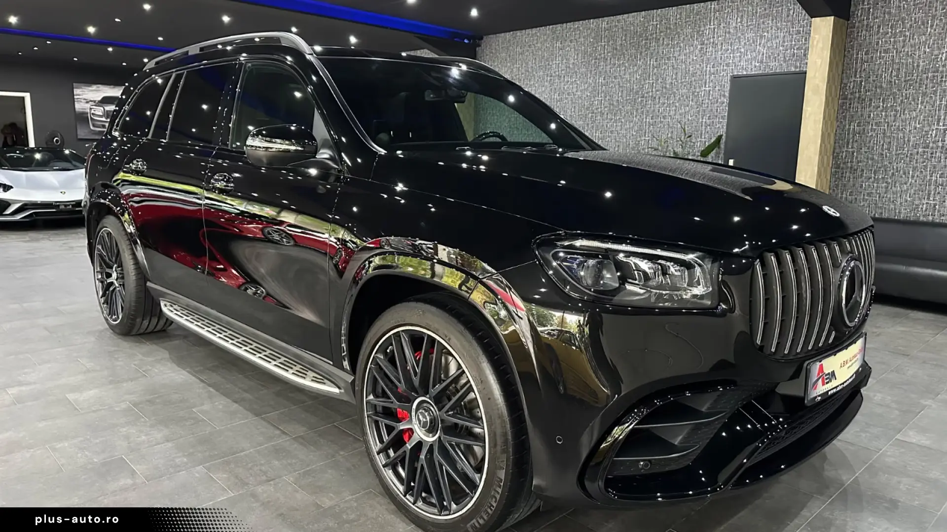 MERCEDES-AMG GLS 63 4MATIC  AMG NIGHT • CARBON