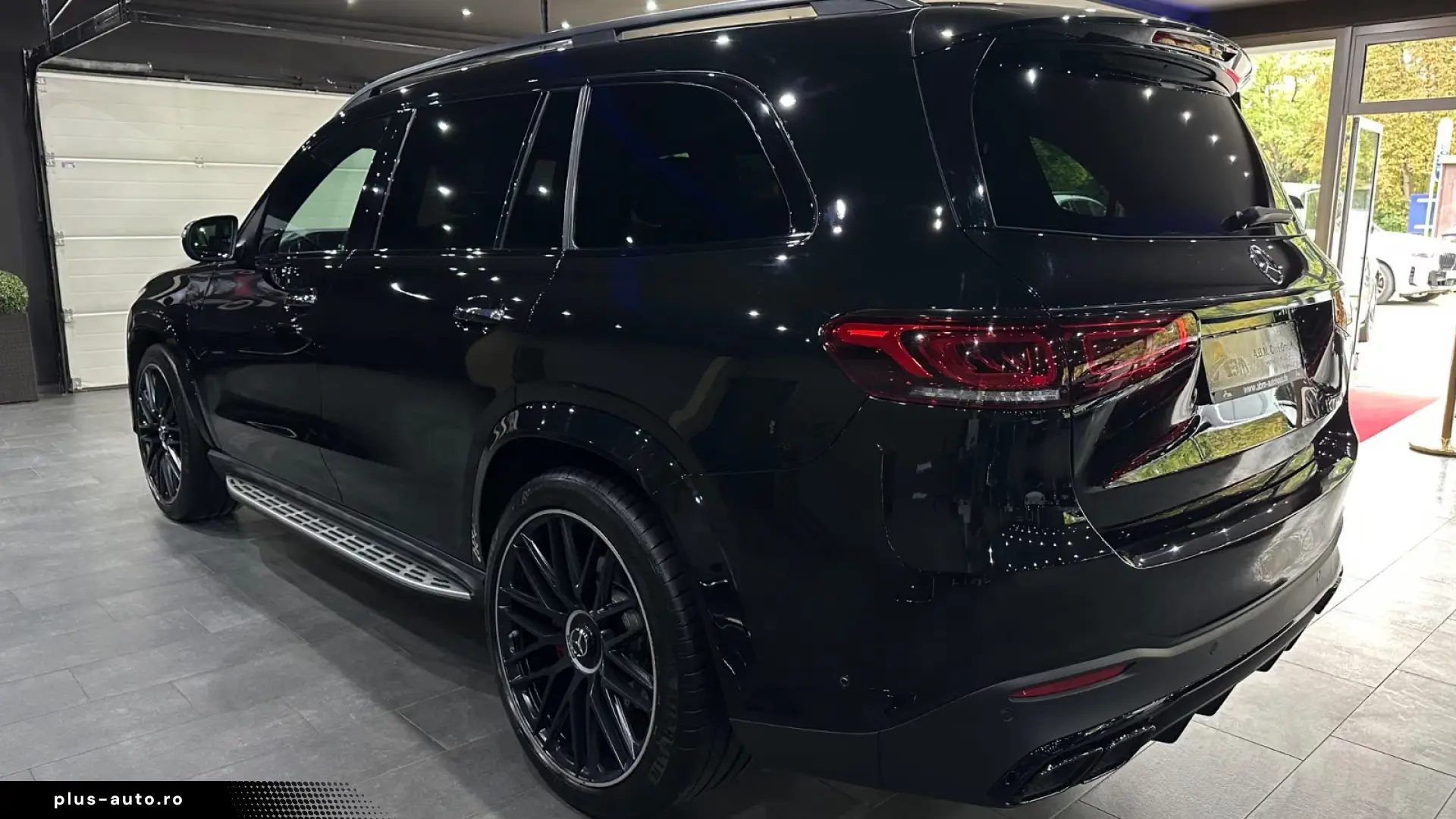 MERCEDES-AMG GLS 63 4MATIC  AMG NIGHT • CARBON