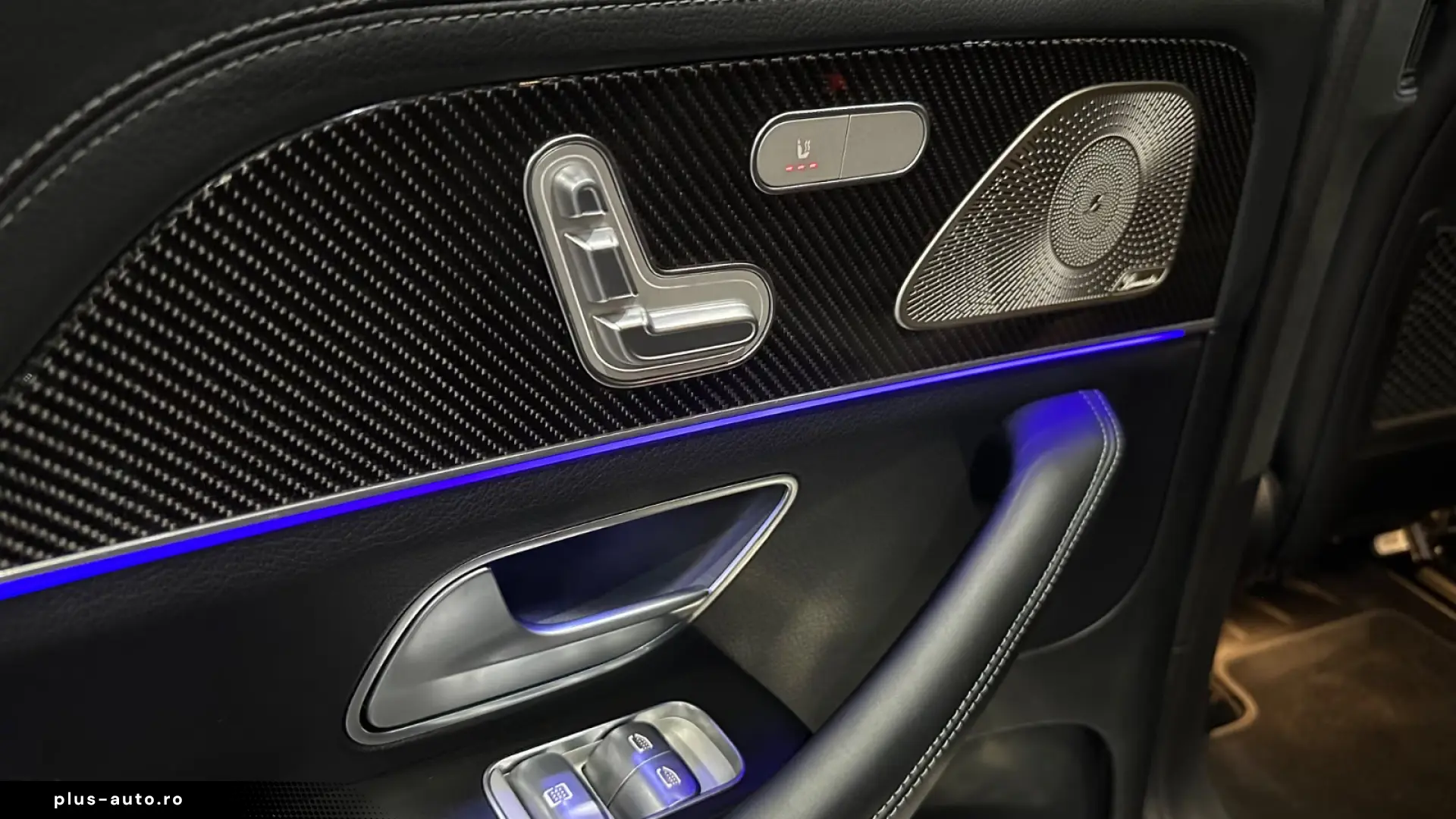 MERCEDES-AMG GLS 63 4MATIC  AMG NIGHT • CARBON
