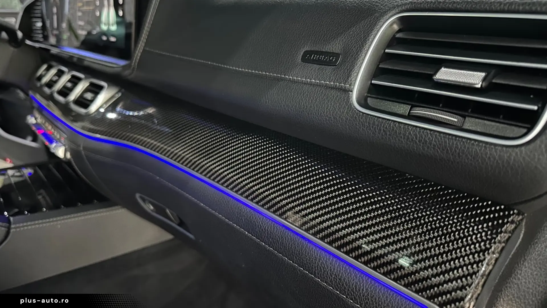 MERCEDES-AMG GLS 63 4MATIC  AMG NIGHT • CARBON